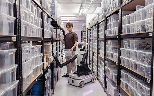 Service Robots Experience Global Market Expansion